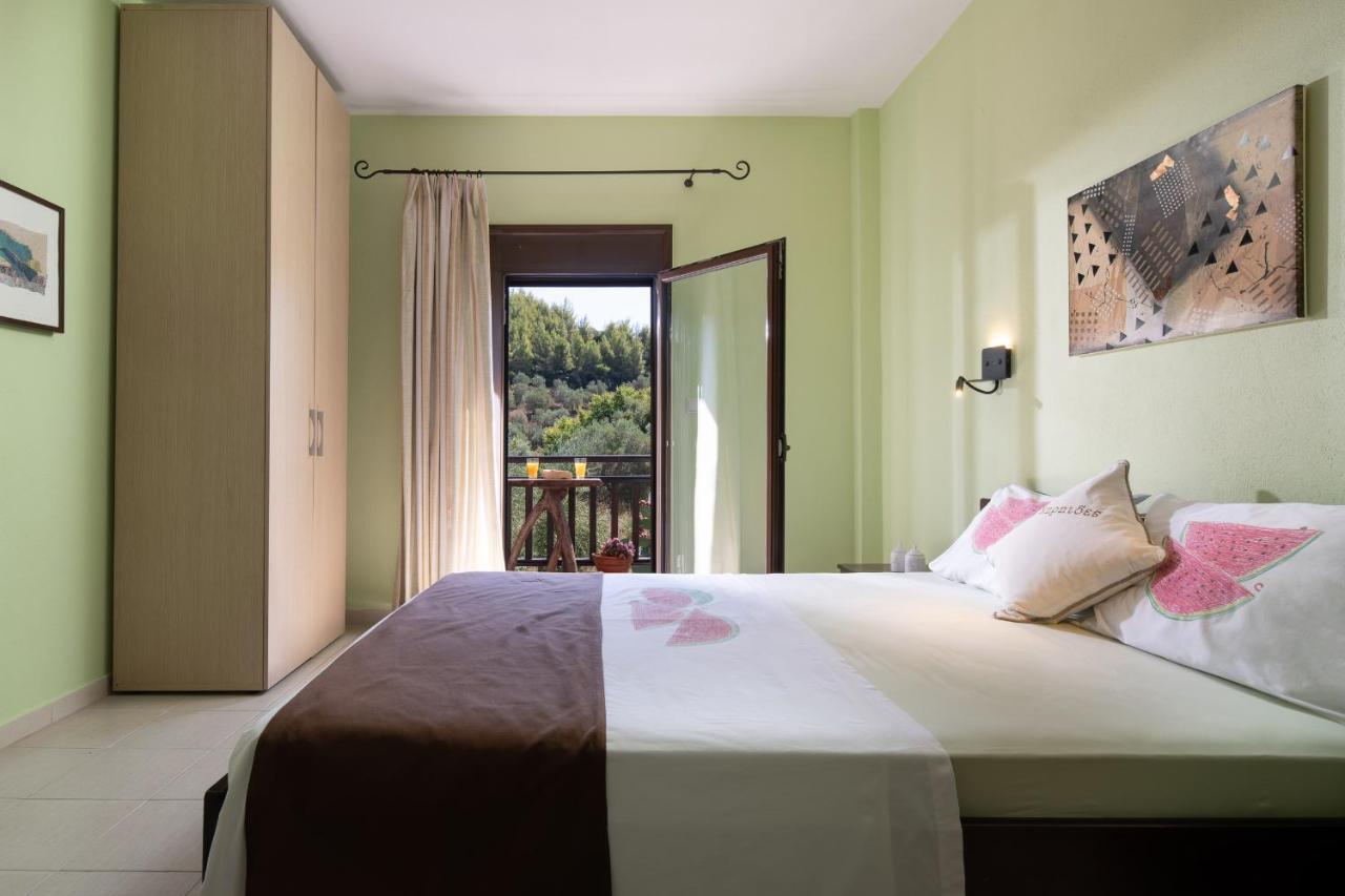 Niriides Hotel Porto Koufo Exterior photo