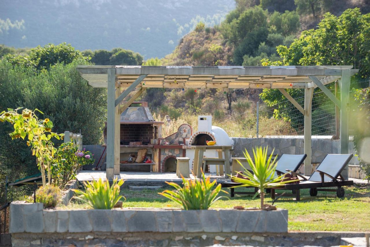 Niriides Hotel Porto Koufo Exterior photo